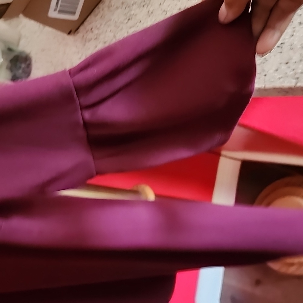 Women's dress - Picture 3 of 7